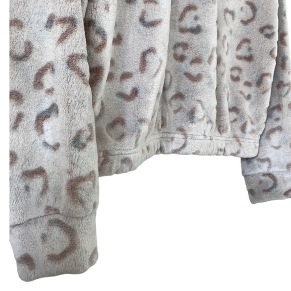Hippie Rose Faux Fur Leopard Print Sweater-Medium - Picture 3 of 7